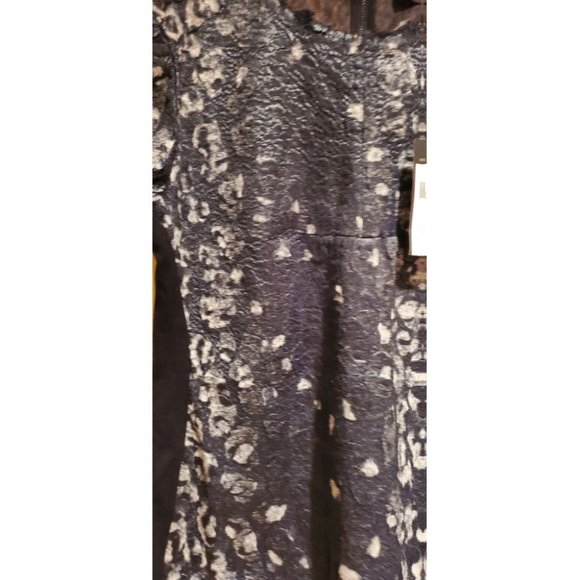 BCBGMAXAZRIA MEDIUM SIZE - Picture 4 of 6